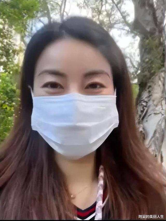 郭晶晶|郭晶晶不混贵妇圈，去爬山亲近大自然，整个人神采奕奕！