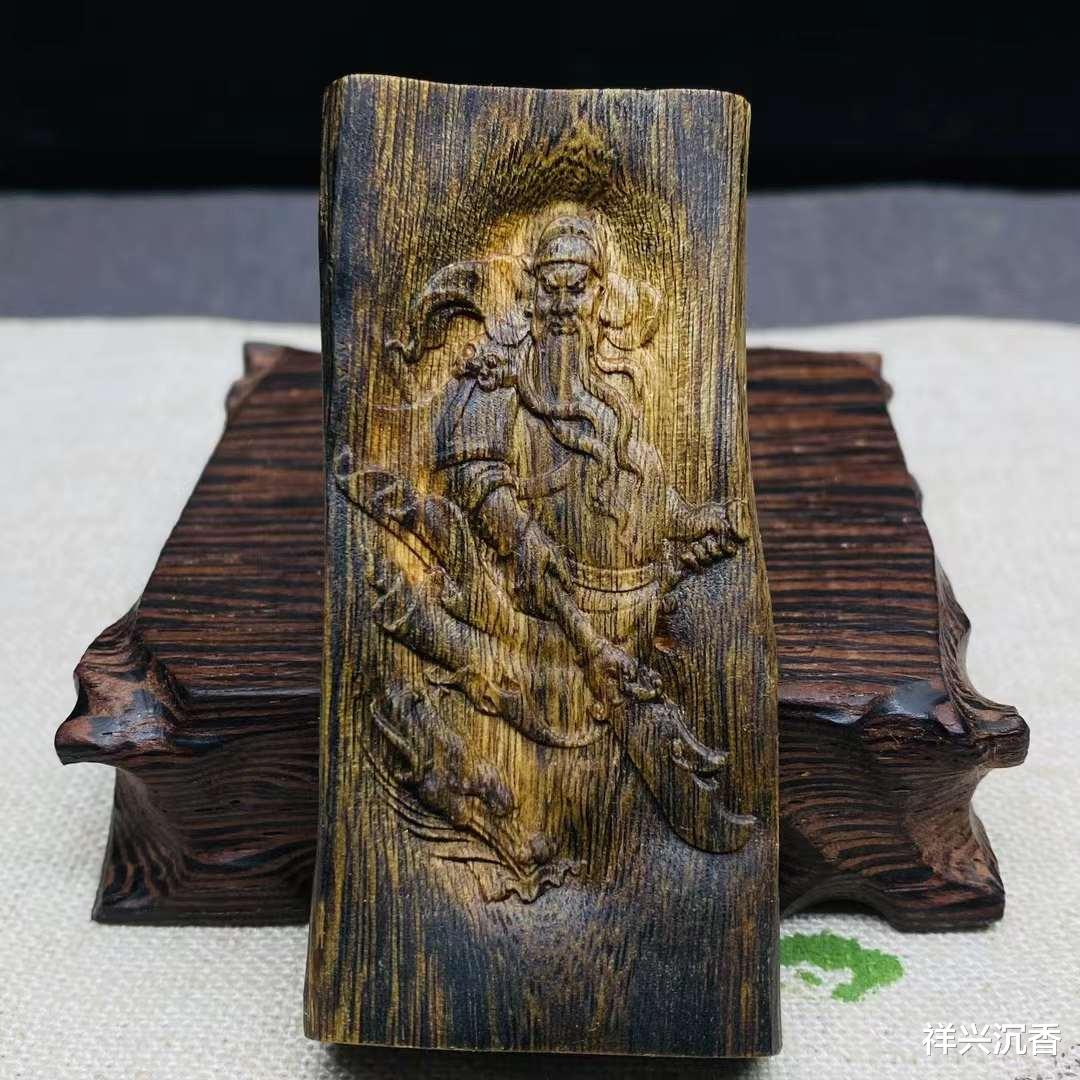 |沉香到底按克还是按件卖?