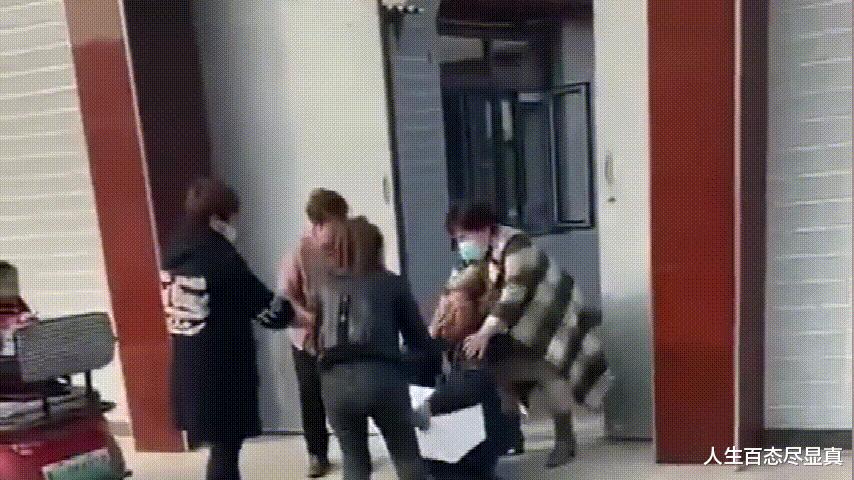 河北:女子引产将死婴送给男方,公公抱着孩子满地打滚,白嫖失败