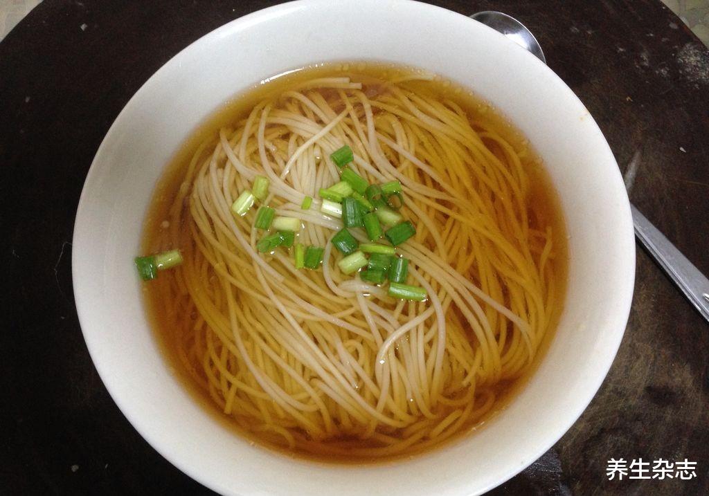 甲状腺结节|早餐变“毒餐”，已有人甲状腺癌变，卫生组织再三呼吁：趁早忌口