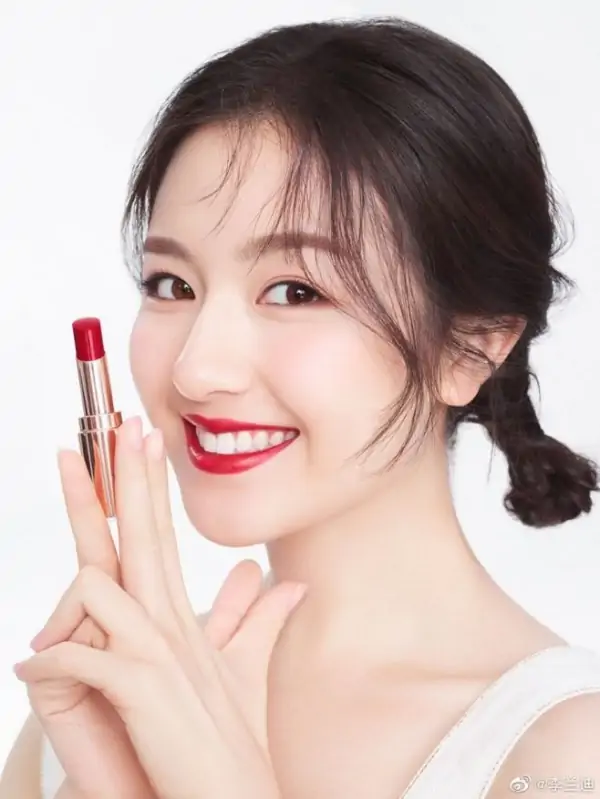 明星素颜|这些明星明明素颜美,化妆反而丑,最后一位化妆能吓哭人