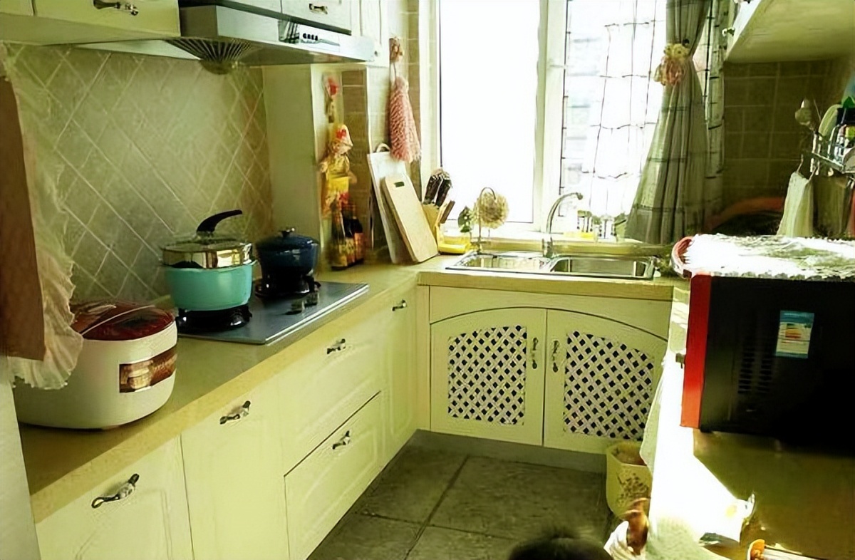 二手房|表姐420万买深圳60㎡的房,参观完感觉自己快要窒息了,这能住?