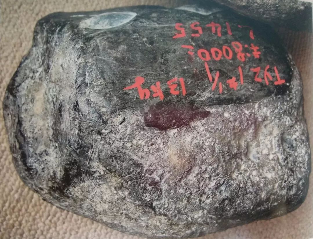 翡翠|【老帅翡翠】:翡翠赌石 ┃ 不弄清楚“皮、雾、肉”,怎么捡漏?