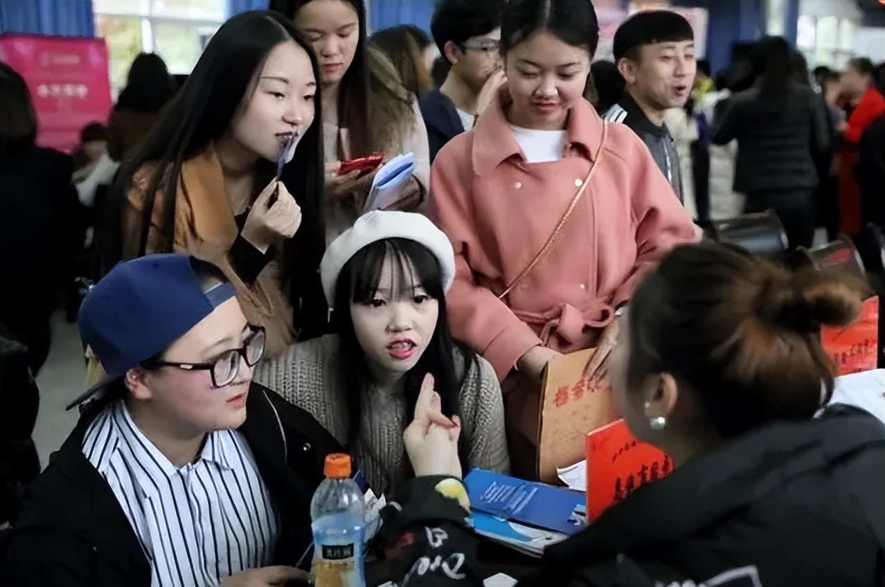 大学生|毕业后才知道，“校招”和“社招”的差距有多大？还好选对了