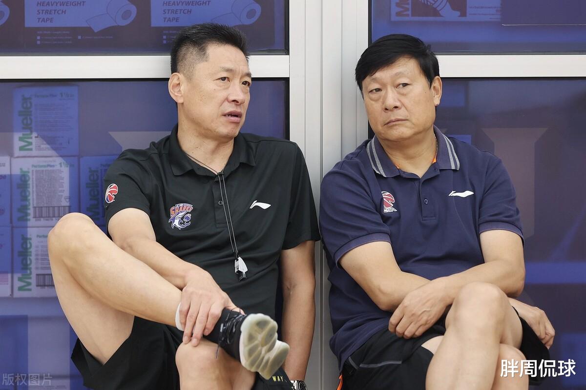 李春江|李春江藏争冠后手，32分NBA落选秀亮剑，给杜锋杨鸣王博上一课