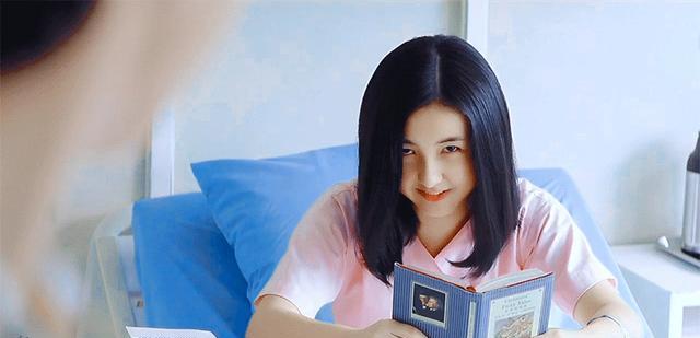 张子枫|“张子枫腿好绝”上热搜，同年龄段小花成背锅侠，关晓彤无辜躺枪