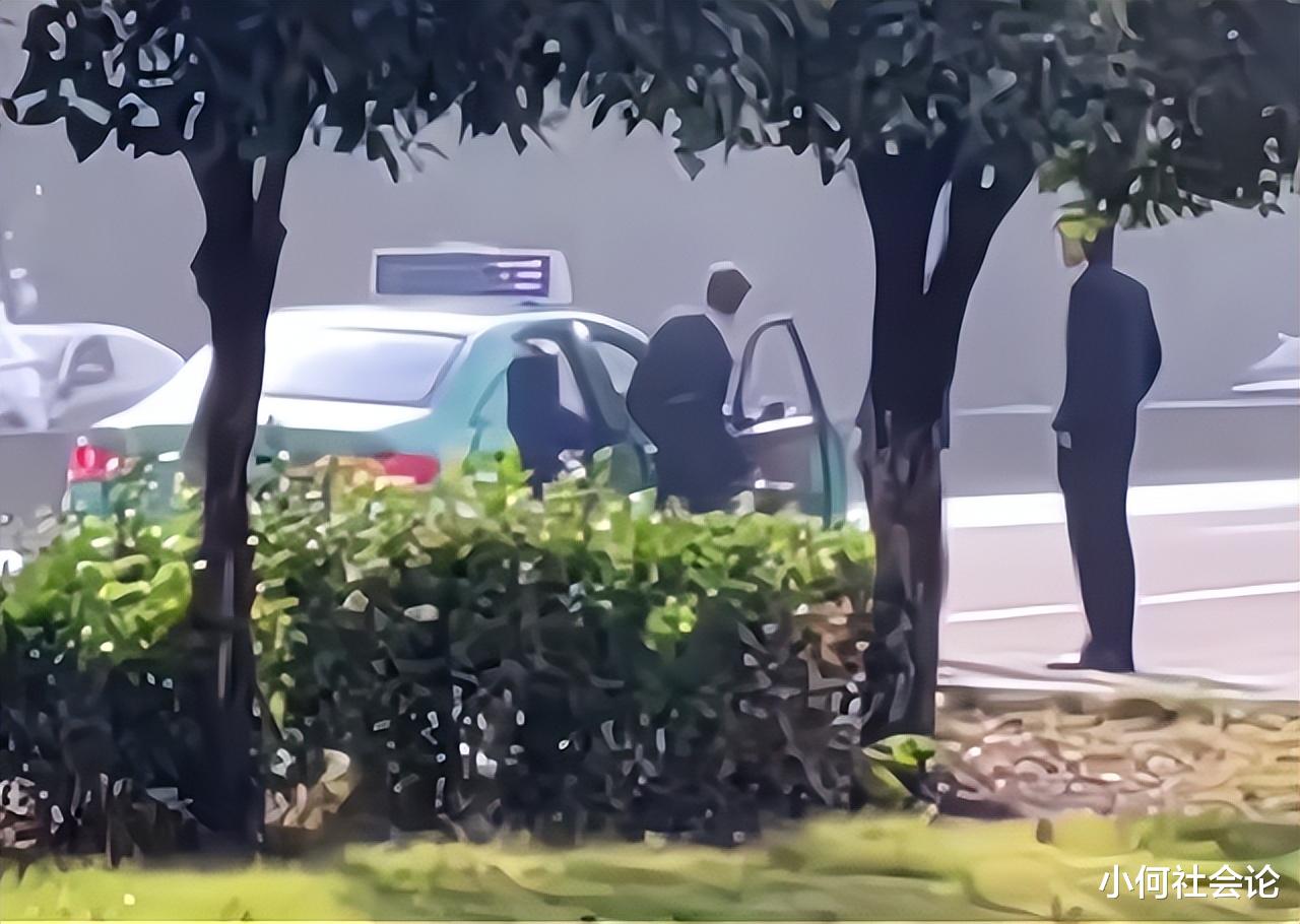 婚礼当天,新娘家要求临时加13万彩礼,新郎一气之下打车离开