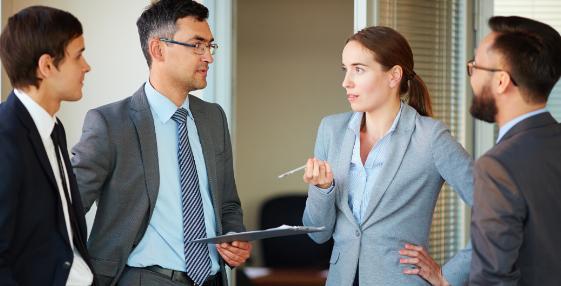 迪拜|高才生的困境：985院校女硕士求职被拒，从天才沦为废物是谁的错？