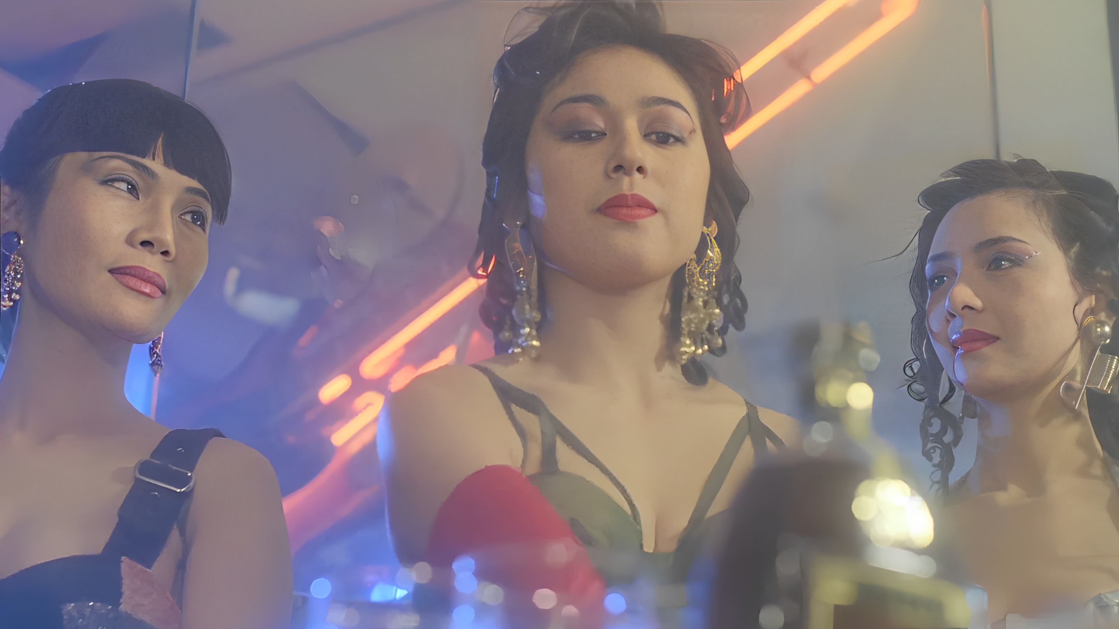 姐姐|叶子楣变身女机器人,美女三人组打败邪恶机器人,科幻片女机器人