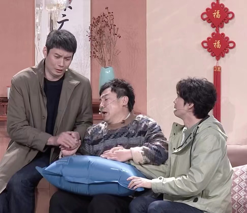 撒贝宁|虎年春晚名场面：撒贝宁调侃自己嘴瓢，张小斐念错字，沈腾喊错人