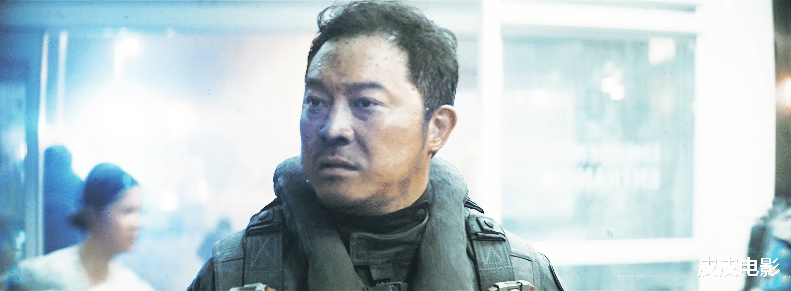 流浪地球2|打破35项纪录,排片却在下降,观众:别让中国电影,再留下遗憾了