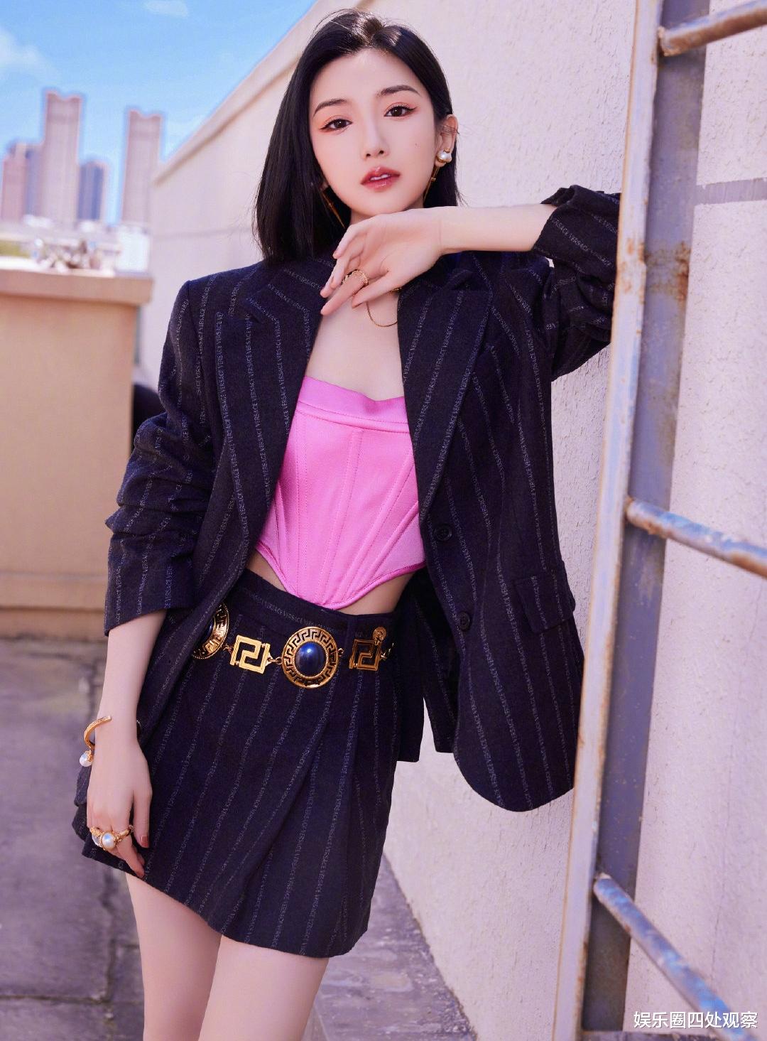 毛晓彤|毛晓彤《跃上高阶职场》路透,你觉得她与职场剧的适配度怎么样?