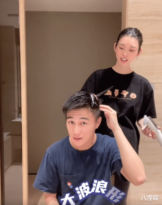 奚梦瑶|奚梦瑶帮老公理发，何猷君乖巧得像小学生，夫妻俩全程说笑好甜蜜
