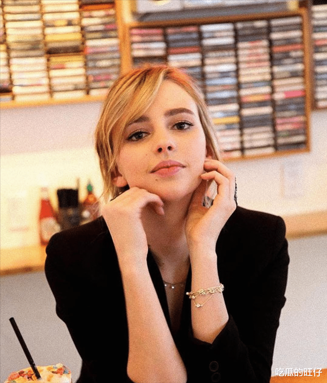 伊隆·马斯克|马斯克有新欢不忘旧爱：新女友27岁，肤白貌美，他却跟前任生女儿