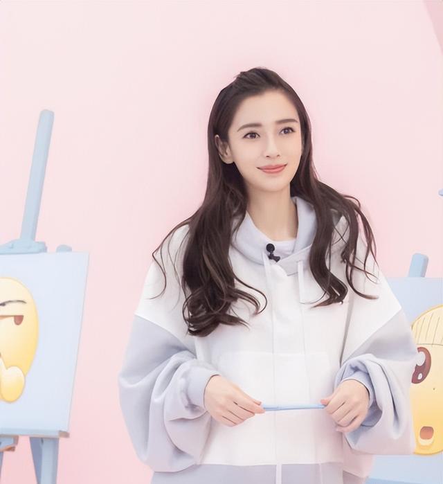Angelababy|baby抽烟被偷拍,吞云吐雾手法娴熟,粉丝:比起抽烟,更讨厌偷拍