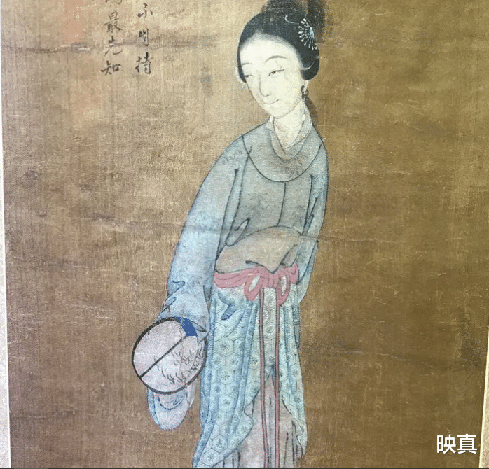 上为袄下为裙,外面套马甲,晚明女子服饰为何有这样的变化?