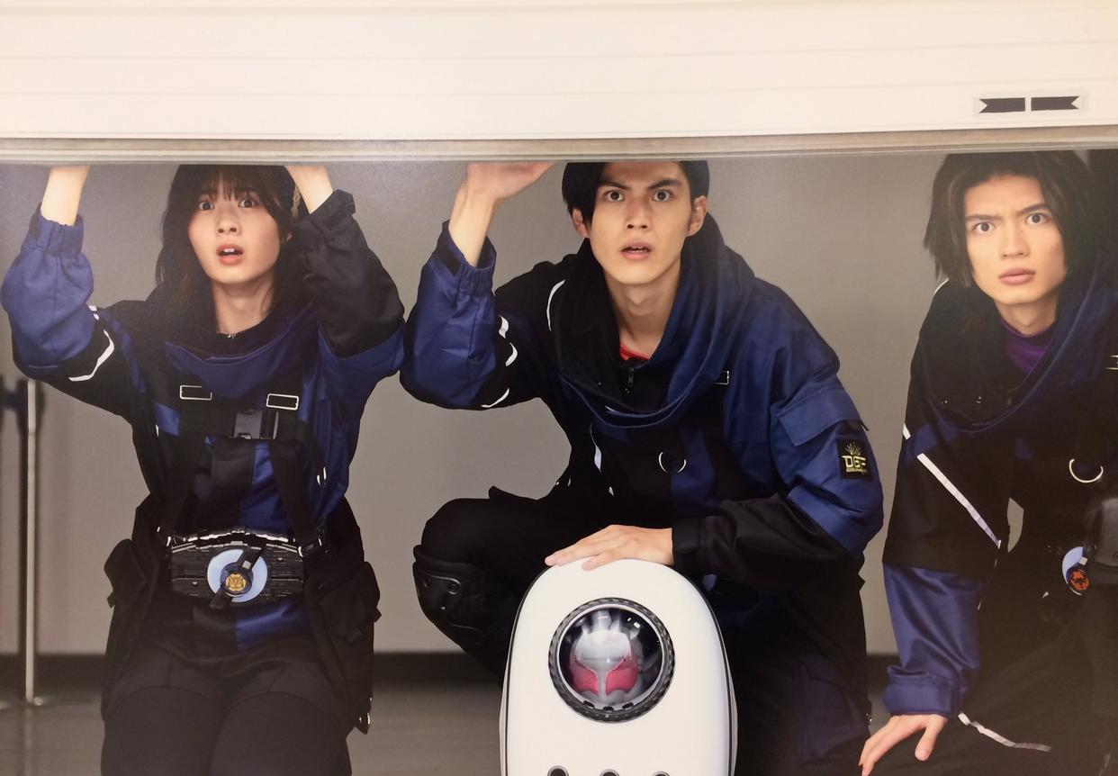 arcfox|假面骑士22年冬映画追加剧照 战力崩坏预定 指令极狐实力碾压龙牙