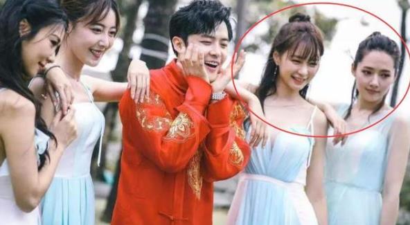 颖儿|颖儿“伴娘团”当初被嘲没排面,如今都成人生赢家,高攀不起