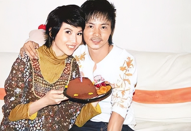 张晋|“阴盛阳衰”的明星夫妇,有人欢喜有人愁,唯有一人成笑话