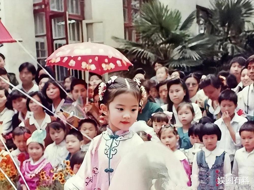 刘亦菲|刘亦菲父亲安少康:背景显赫,与前妻各自再婚,对女儿的爱不缺席