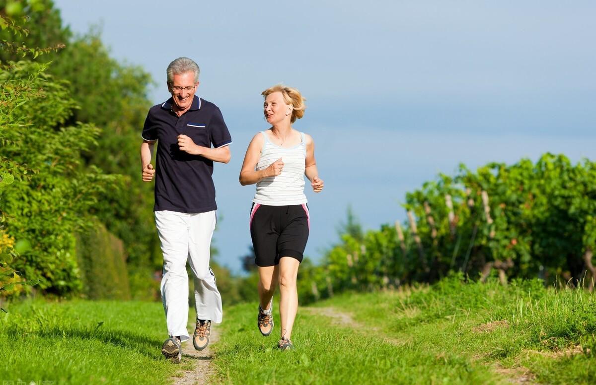 饮食|年过50岁,如果每天坚持跑步5km,身体会发生什么变化?