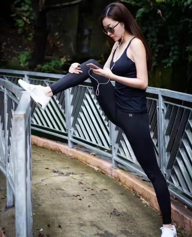 熊黛林|熊黛林在户外做运动，脚踩围栏惹争议，被指“素质太低”