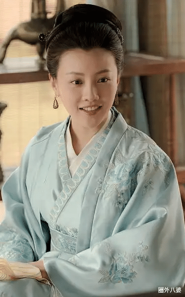 甘比|甘比最新照曝光,她这张脸怎么越来越像大刘原配了?