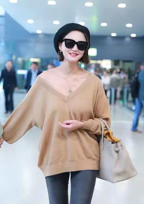 车晓|39岁车晓录制北京春晚！留短发脸下垂越来越太男相， 眉毛画的突兀