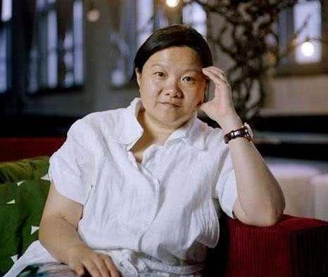 一婚拿绿卡,二婚嫁陈凯歌,四婚嫁装修工人,洪晃的依靠在哪儿?