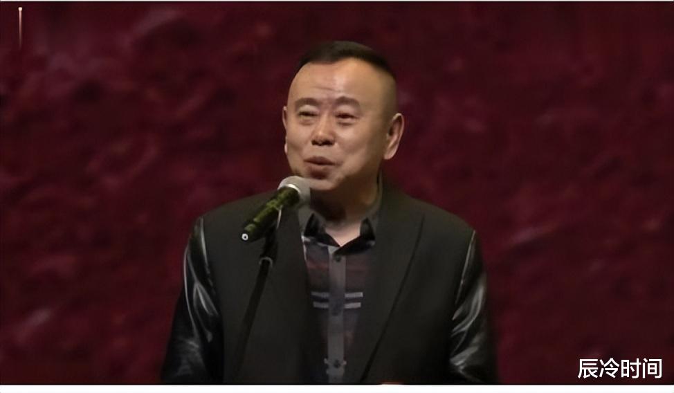 潘长江|豁出老脸准备复出?潘长江扮葫芦娃,戴墨镜打碟造型诡异引人争议