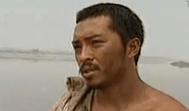 富大龙|富大龙：“最穷影帝”8岁出道四次荣获影帝，出道36年却买不起房