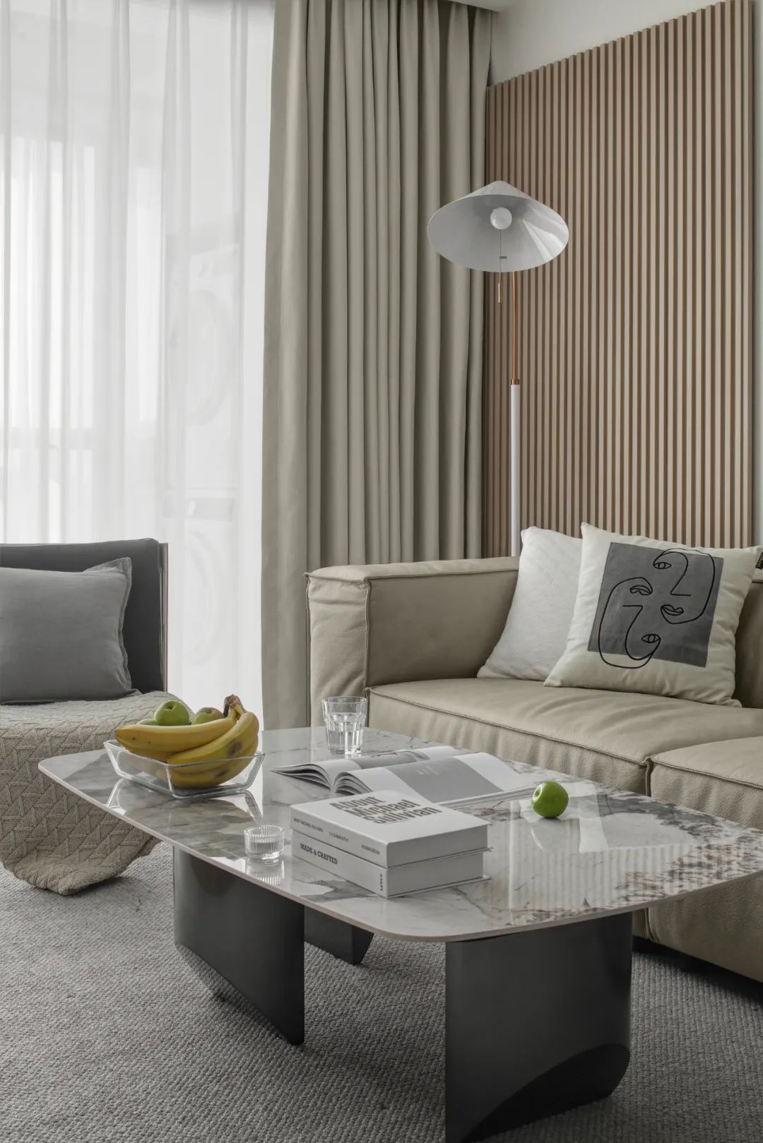 120㎡现代简约风格新房装修，嵌入式电视柜包容性极佳！