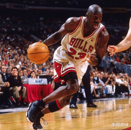 皮尔斯|皮蓬：放眼NBA75年历史 名副其实万花筒进攻就5人，詹库杜不够格