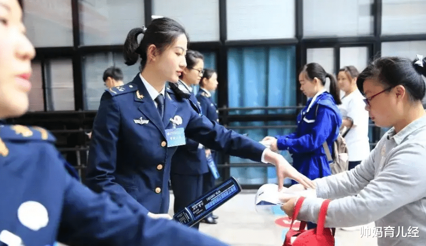 文职|“海军文职”开始秋季招聘,六险二金待遇诱人,应届生的机会来了