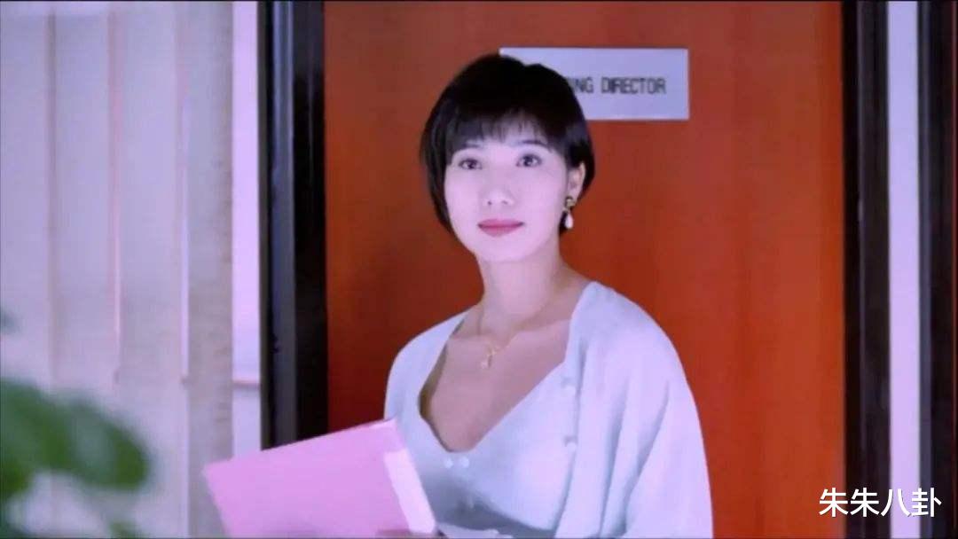 王晶|关秀媚：痴恋王晶8年，上演四角恋情，同小7岁男友相爱18年不结婚