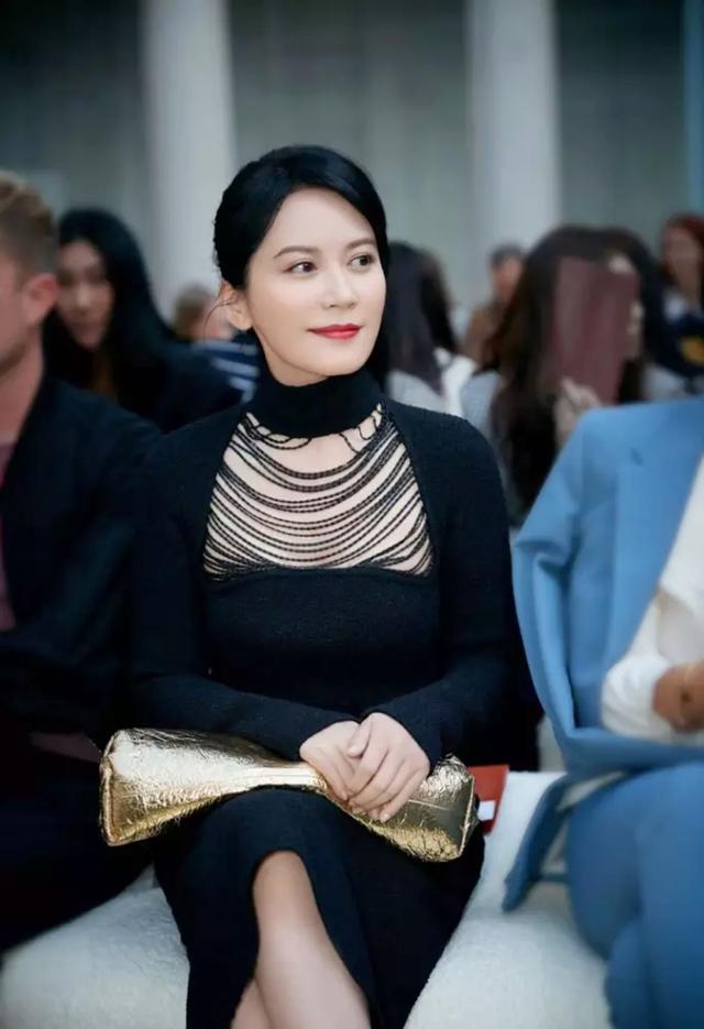 俞飞鸿|气质女星俞飞鸿为何这么美?因为她总会找到,适合自己的穿搭方式