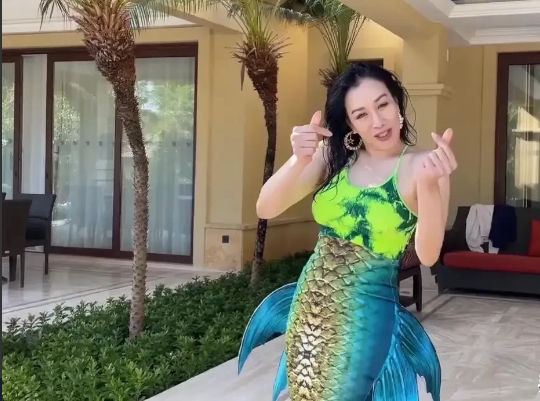 钟丽缇|52岁钟丽缇COS美人鱼,真心觉得不美了。
