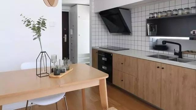 30岁单身姑娘的25㎡小家，利用3.9米层高做两层，要啥有啥，羡慕