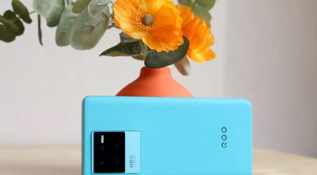 TCL|骁龙8+独显，12+256G仅3299，iQOONeo6性价比远比红米高