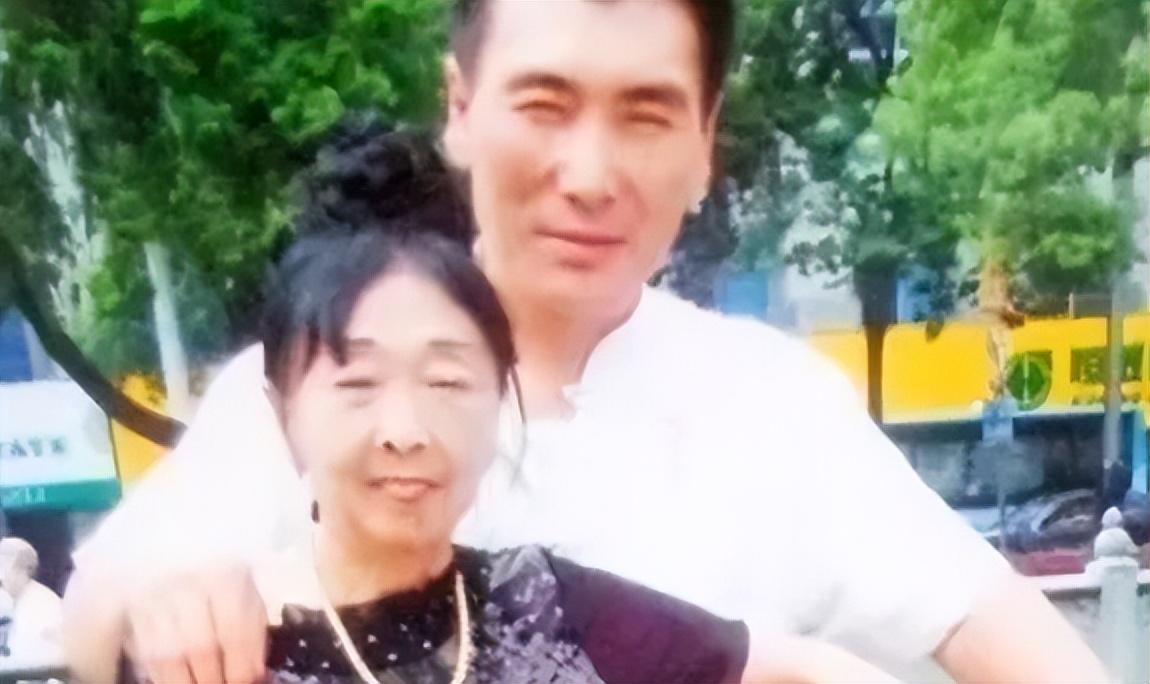 26年前,27岁东北小伙和父母断绝关系娶59岁老太,如今却败给现实