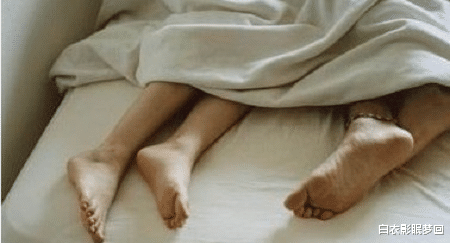 因妻子与其他男子存在不正当关系,男子持美工刀行凶