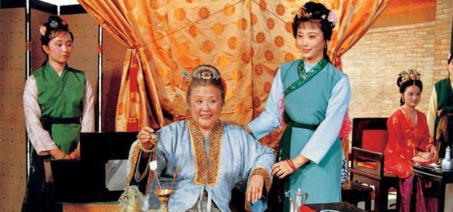女性生殖期挺短的,为何还要经历更年期?或是为了帮助人类进化
