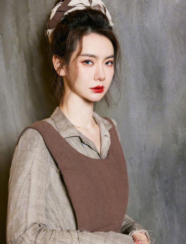 戚薇|滤镜碎一地!网友质疑戚薇卖假货:直播间购买产品经鉴定是假货!