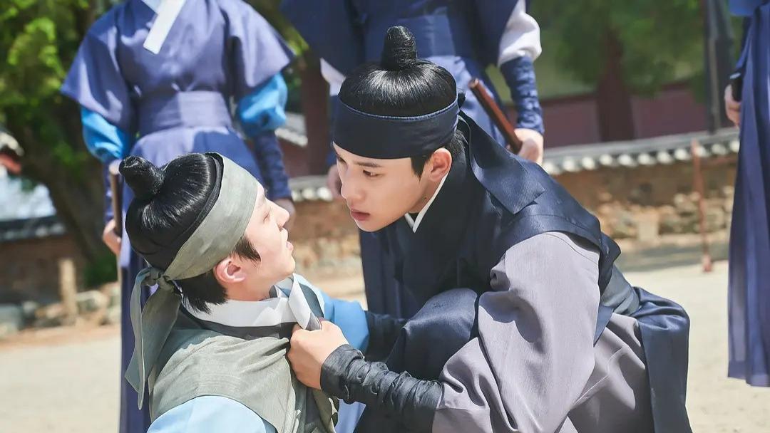 王后伞下|首播收视破9%！影后主演爆笑韩国喜剧，被赞古装版《天空之城》