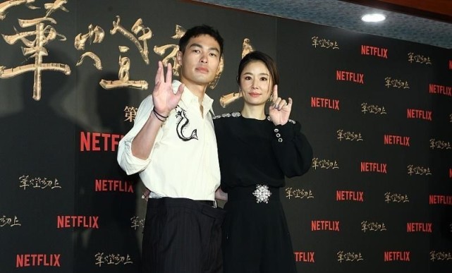 林心如|46岁林心如扛住生图美貌终于回春!穿裤装高调亮相,霸总气场全开