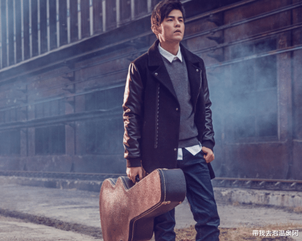 周杰伦|据说在当年，周杰伦的每张专辑的歌，都在大街小巷放