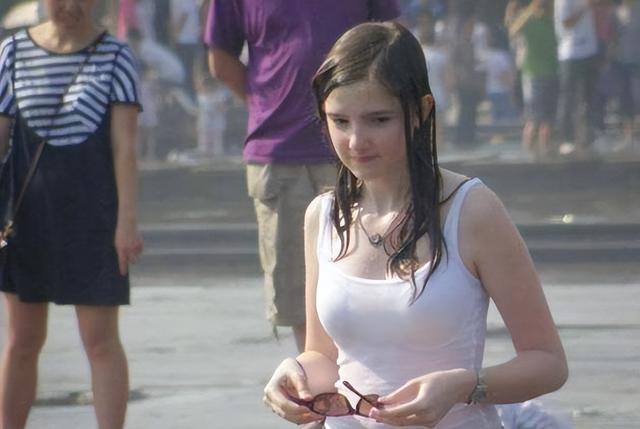 世界公认的“美女窝”,为何我国男性很少去?网友:想去又不敢去