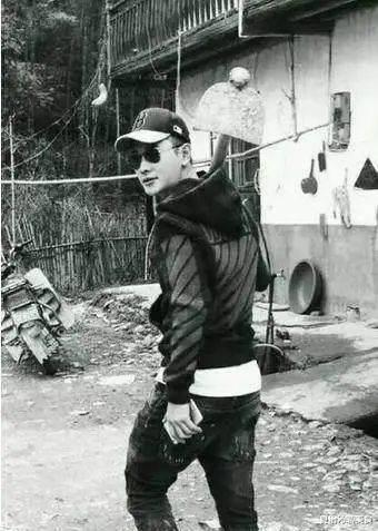 罗晋|“好男人”罗晋也塌房?与女明星片场举止亲密,唐嫣为其半退圈太不值!