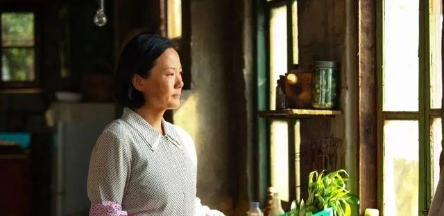 整容|整容老去VS优雅老去，4对同龄女星今昔对比，差距一目了然