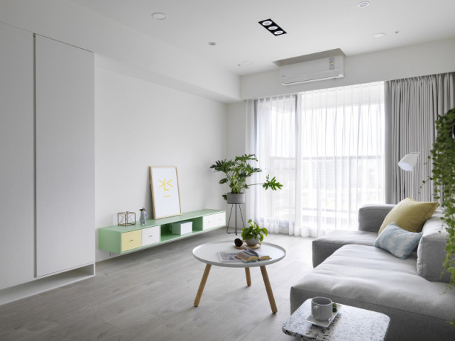 100平北欧风二居室,既有现代简约的清新自然,还舒适方便打理